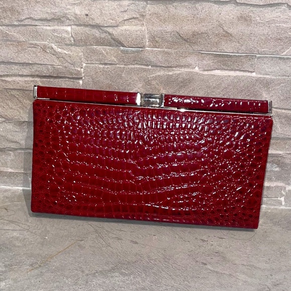 🌟 Mad by Design Red Croc Clutch Purse | Silver Frame | NWT - Picture 1 of 7